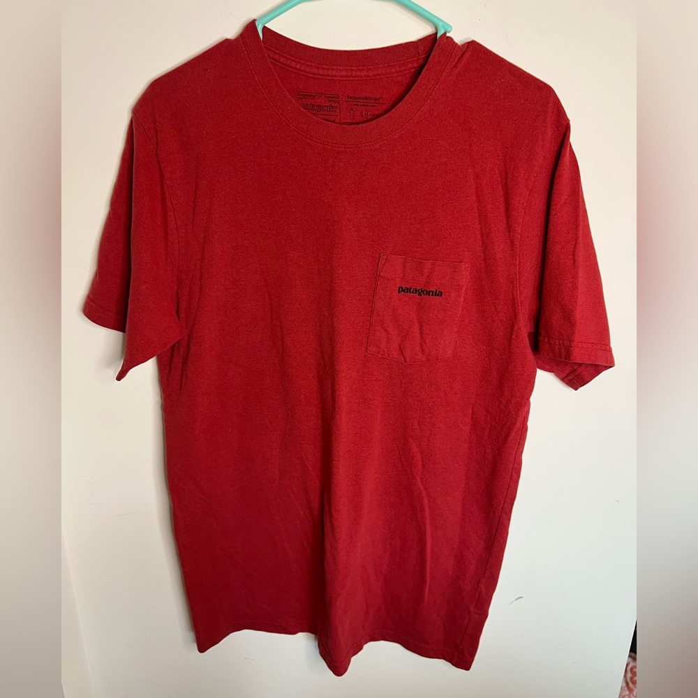Patagonia Logo Men’s Red Pocket Short Sleeve Tee Shirt - Size Medium- M